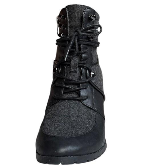 Antonio Melani Leather Flannel Treaded Lug Sole Lace Up Zippered Boot Sz 7 1/2 - Picture 3 of 8